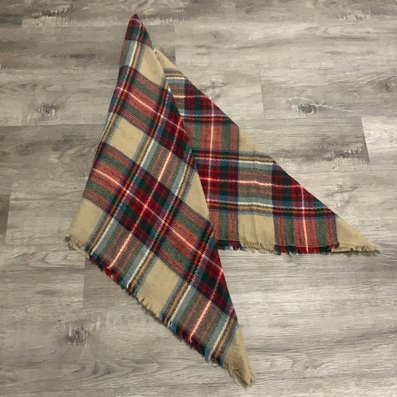 Plaid blanket wrap scarf. - Picture 1 of 4